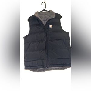 Women’s Carhartt reversible relaxed fit insulated vest.